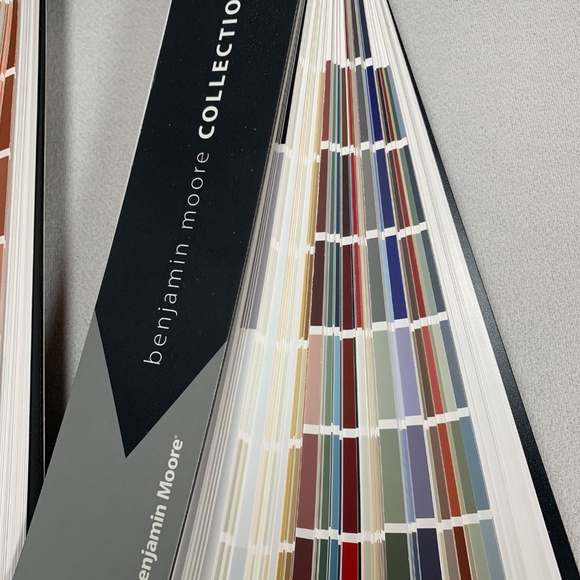 Benjamin Moore Interior Design Paint Chip Fan Decks with Carry Bag - Picture 3 of 7